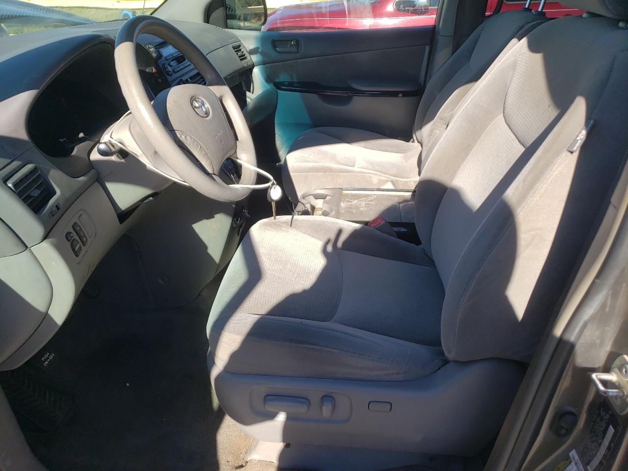 2005 Toyota Sienna - Image 7