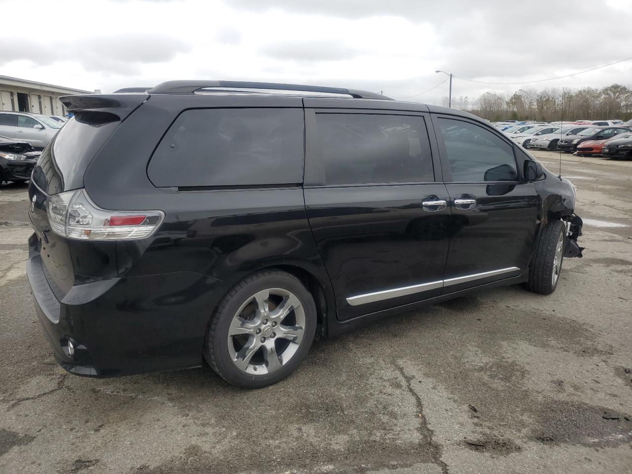 VIN 5TDXK3DC5DS371995 2013 TOYOTA SIENNA no.3