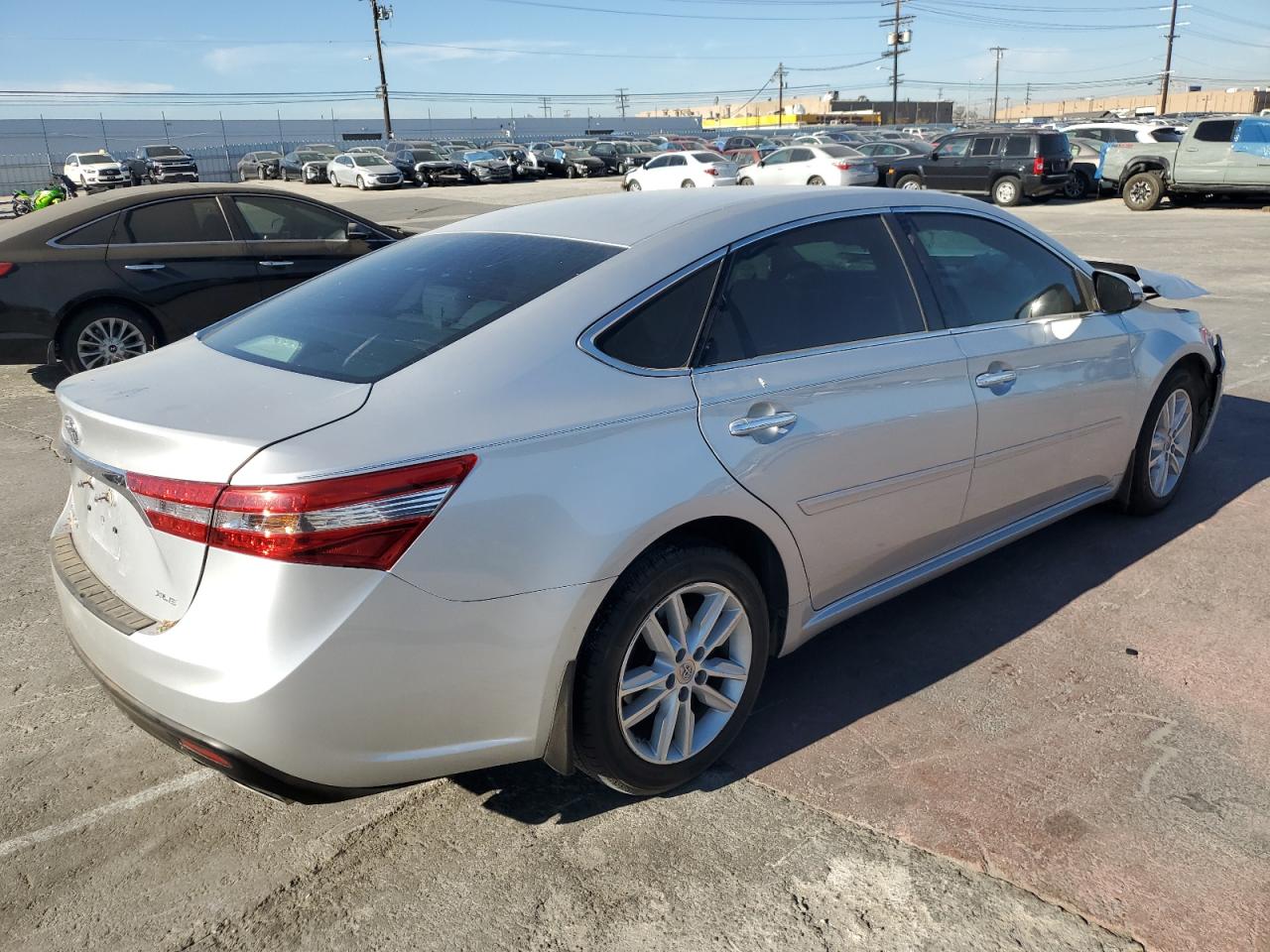 2014 Toyota Avalon - Image 3