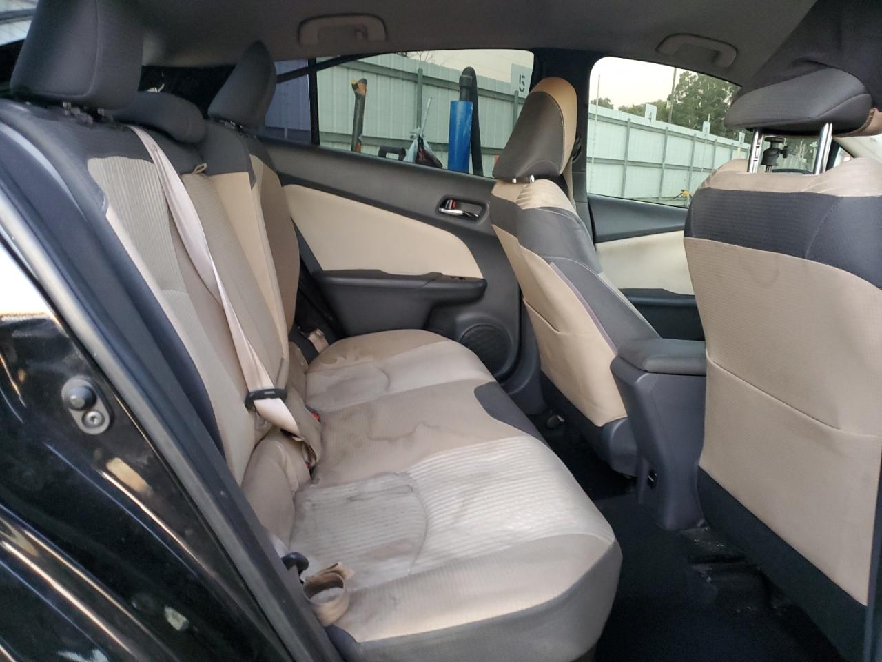2016 Toyota Prius - Image 10