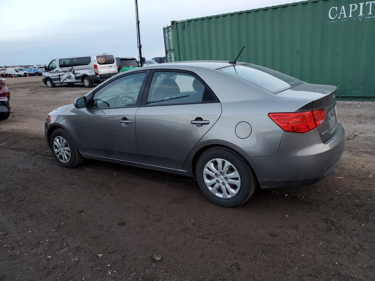 VIN KNAFU4A27D5648012 2013 KIA FORTE no.2