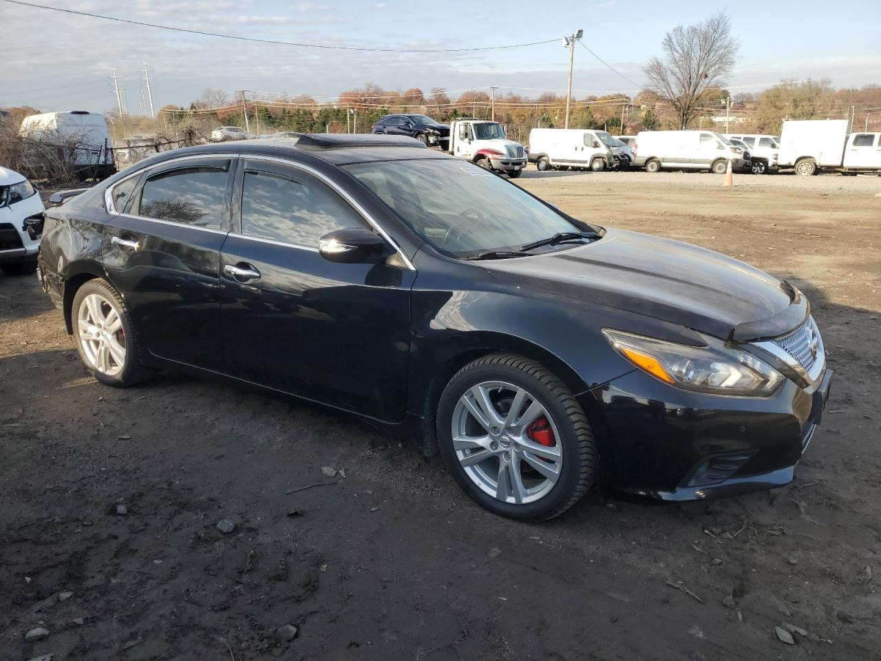 2016 Nissan Altima - Image 4