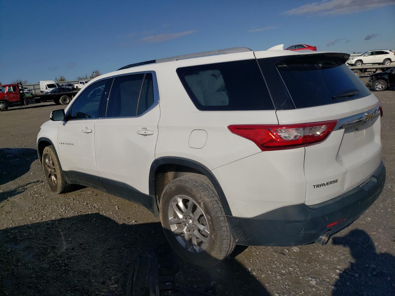 VIN 1GNERGKW6JJ172574 2018 CHEVROLET TRAVERSE no.2