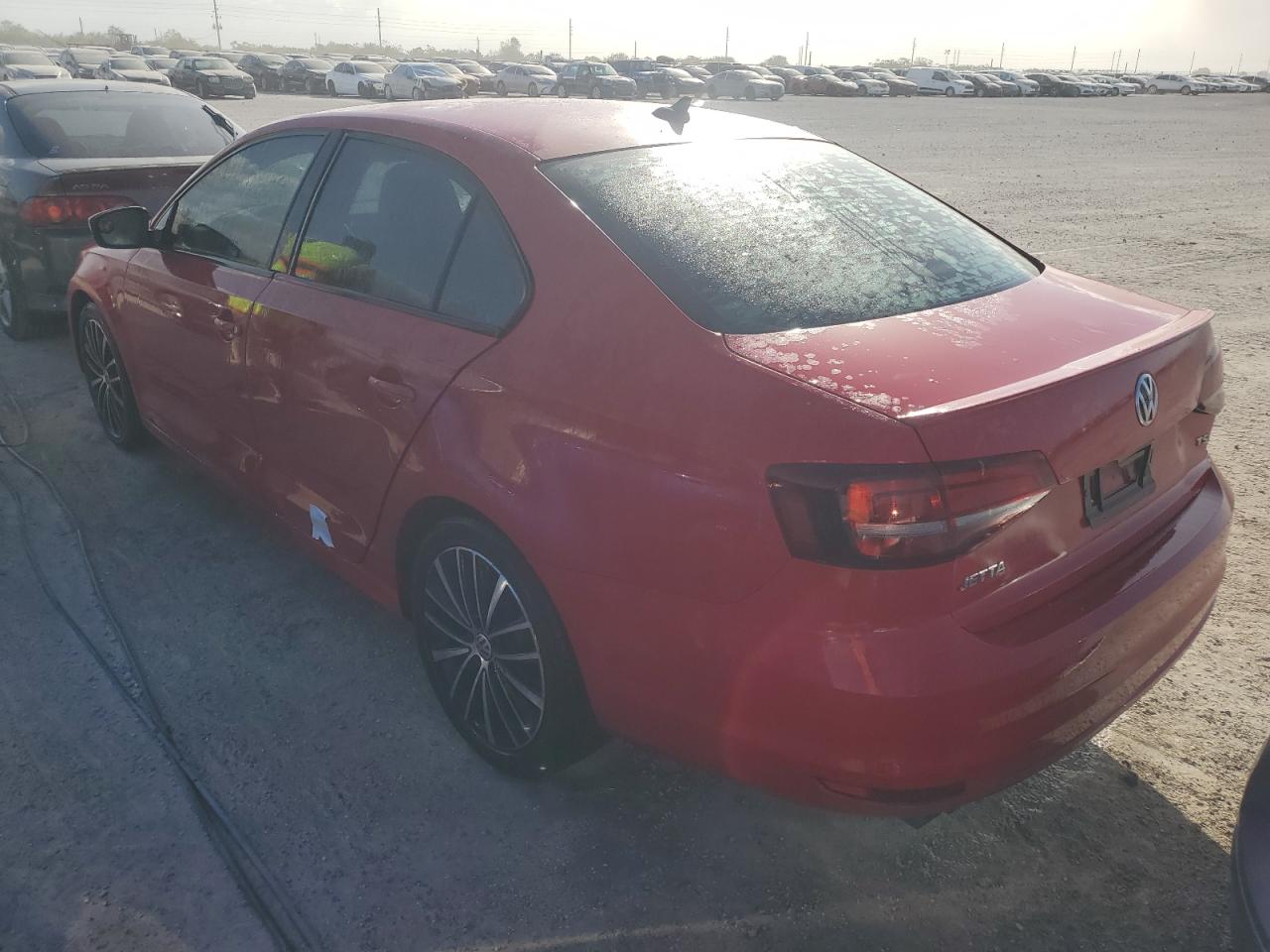 2016 Volkswagen Jetta - Image 2