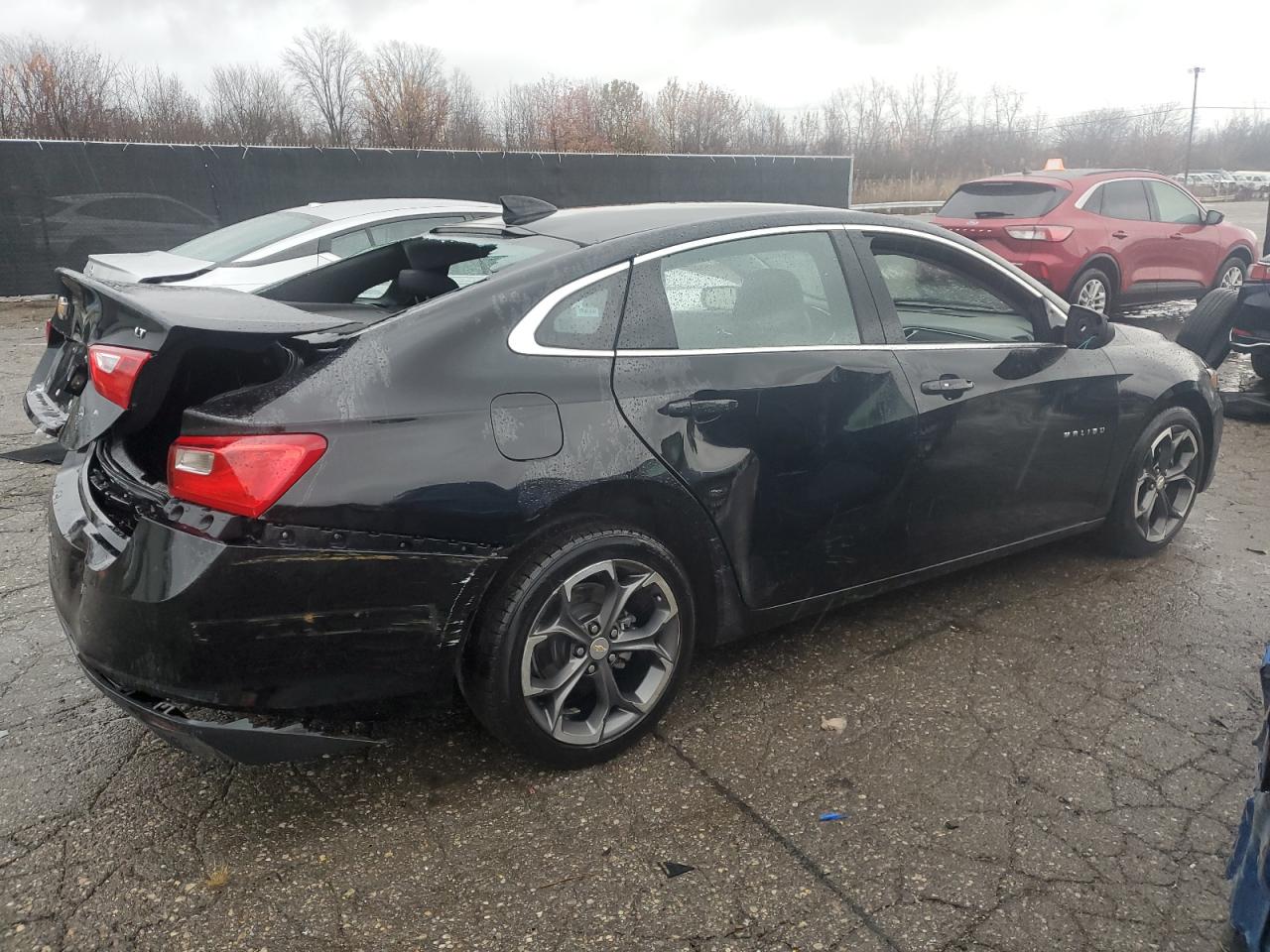 2023 Chevrolet Malibu - Image 3