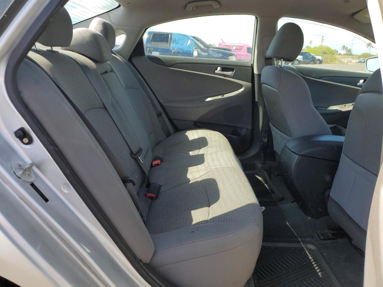 2011 Hyundai Sonata - Image 10