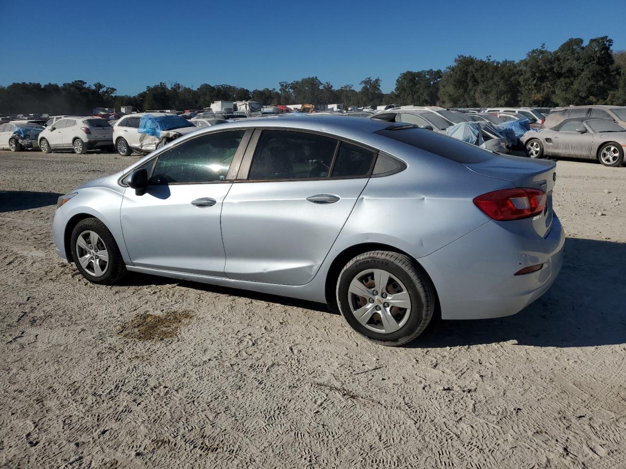 2017 Chevrolet Cruze - Image 2
