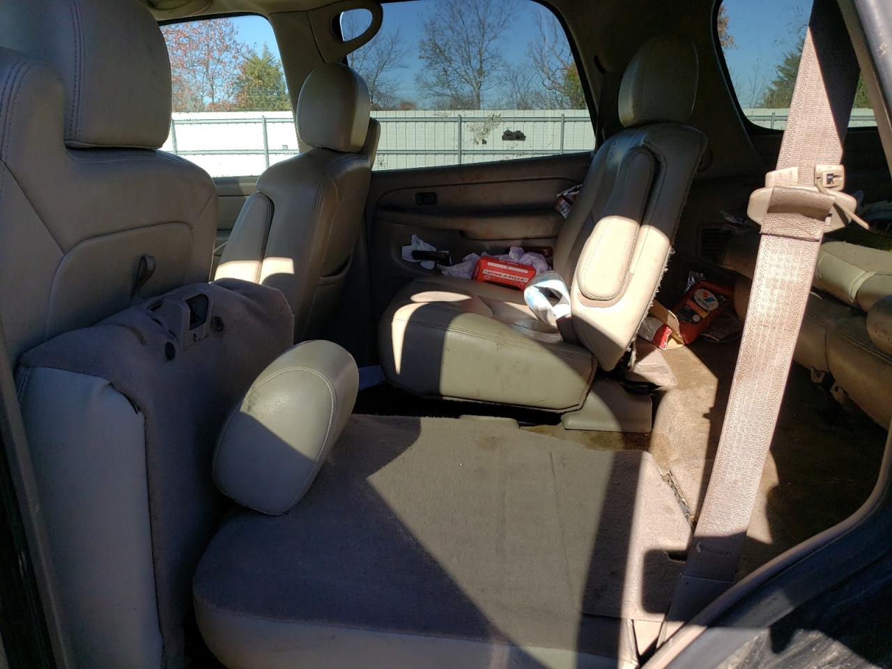 2005 Chevrolet Tahoe - Image 11