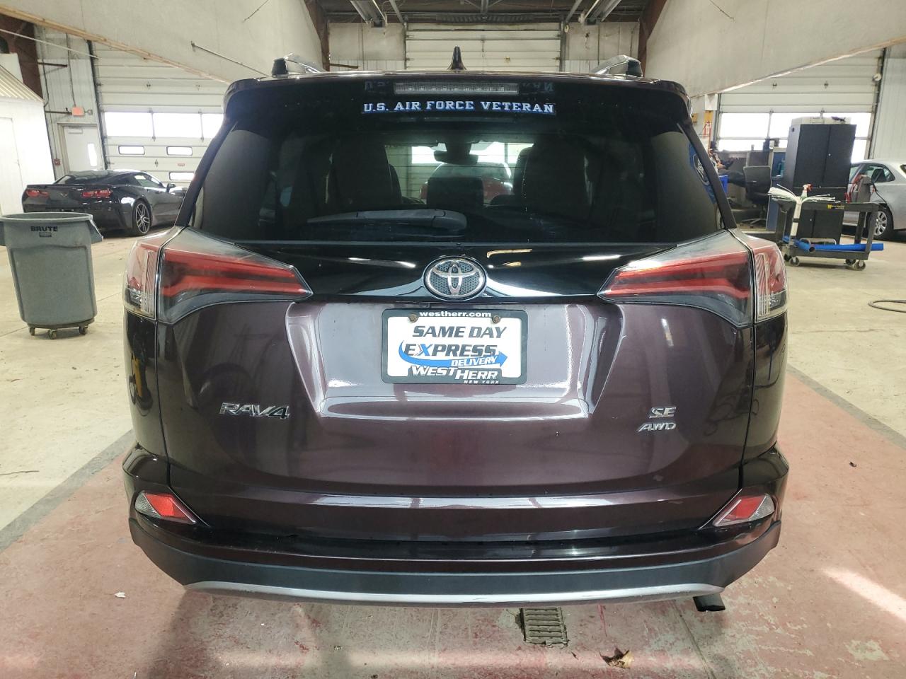 VIN 2T3JFREV4HW686384 2017 TOYOTA RAV4 no.6