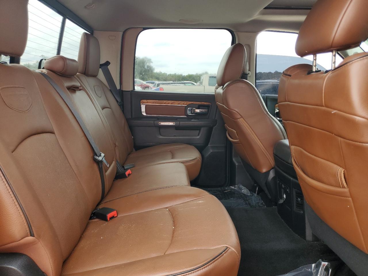 2015 RAM 1500 - Image 10