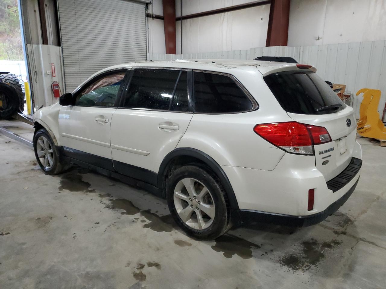 2014 Subaru Outback - Image 2