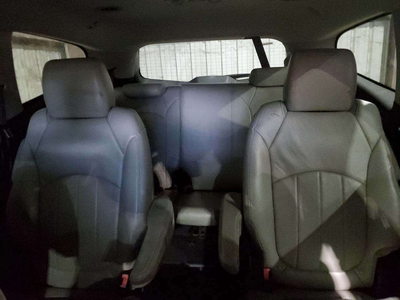 2011 Chevrolet Traverse - Image 10