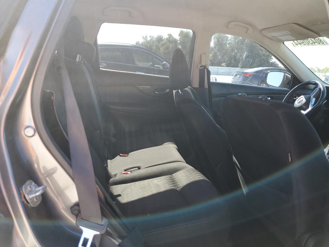 2017 Nissan Rogue - Image 11