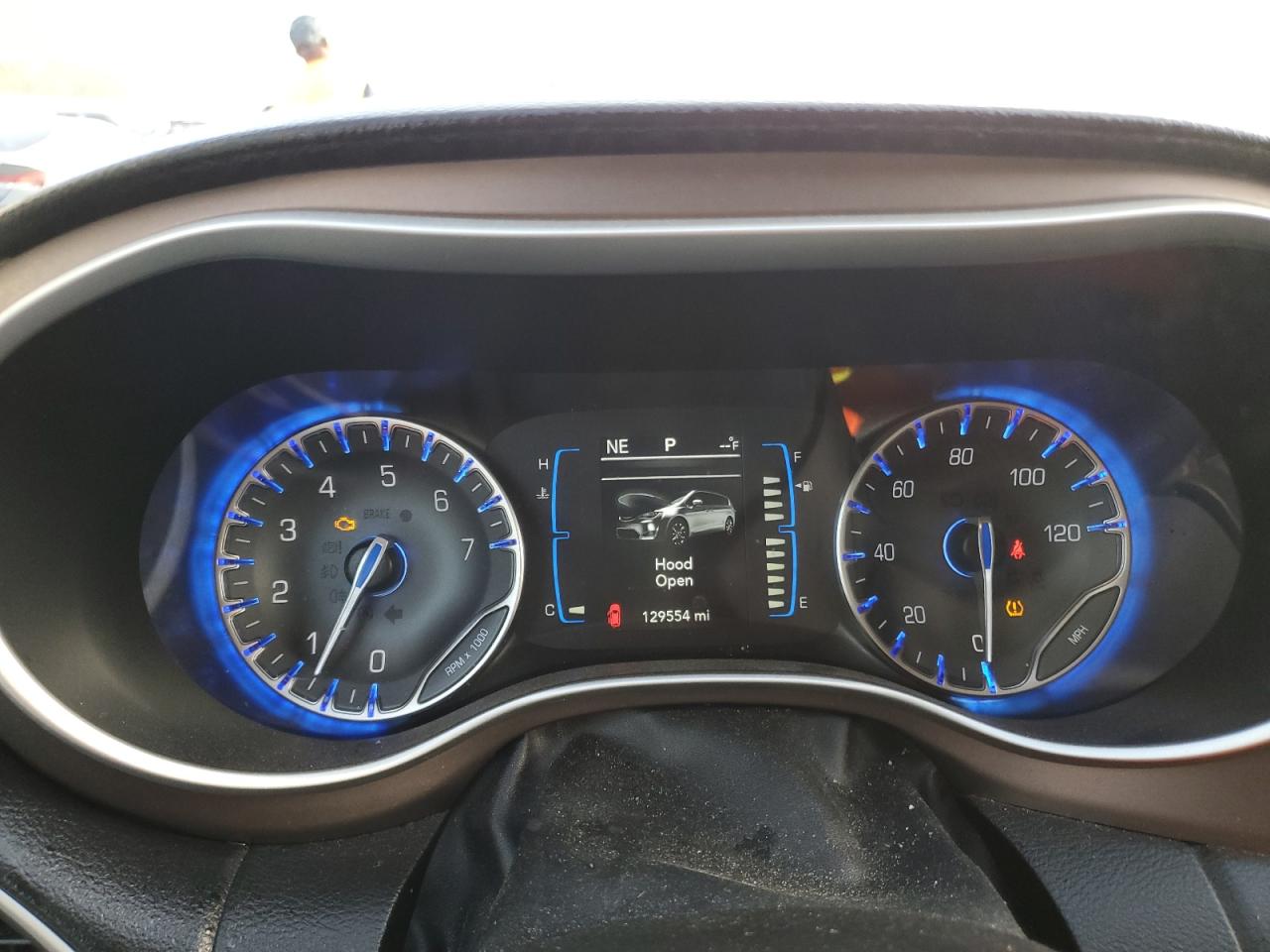 2017 Chrysler Pacifica - Image 9