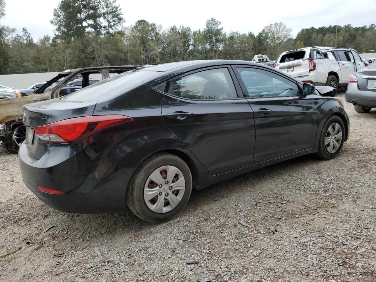2016 Hyundai Elantra - Image 3