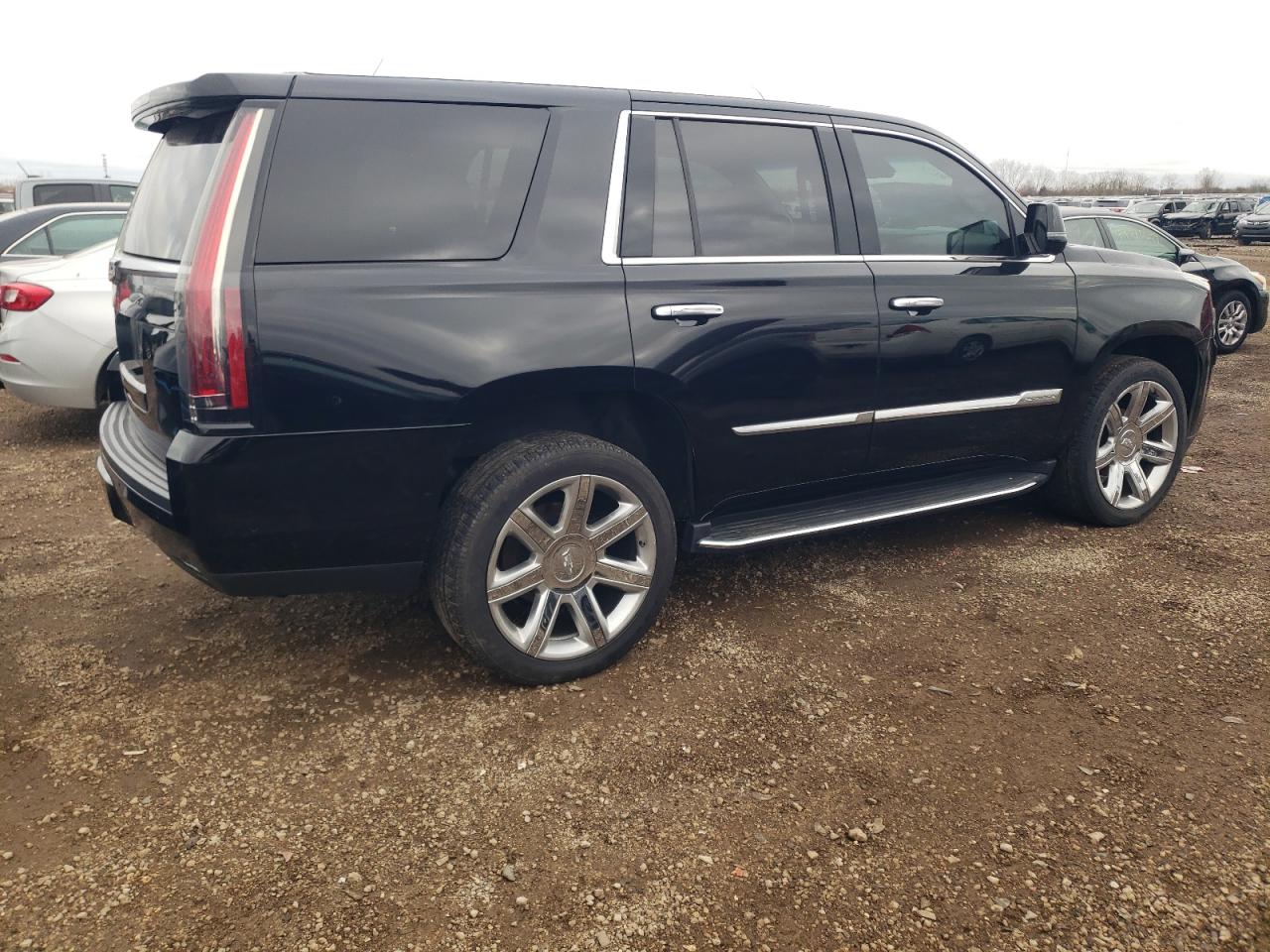 2018 Cadillac Escalade - Image 3