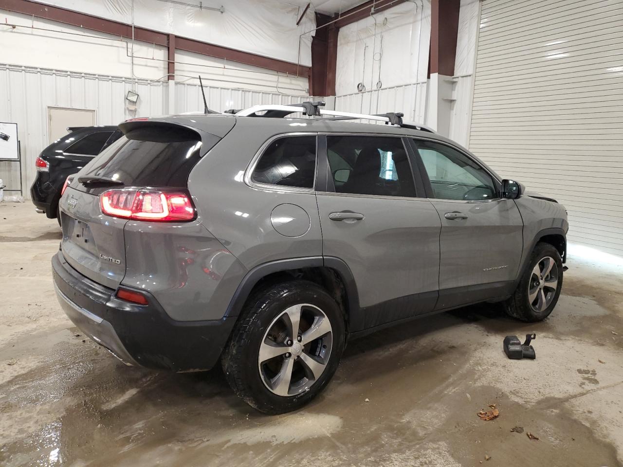 2019 Jeep Grand Cherokee - Image 3