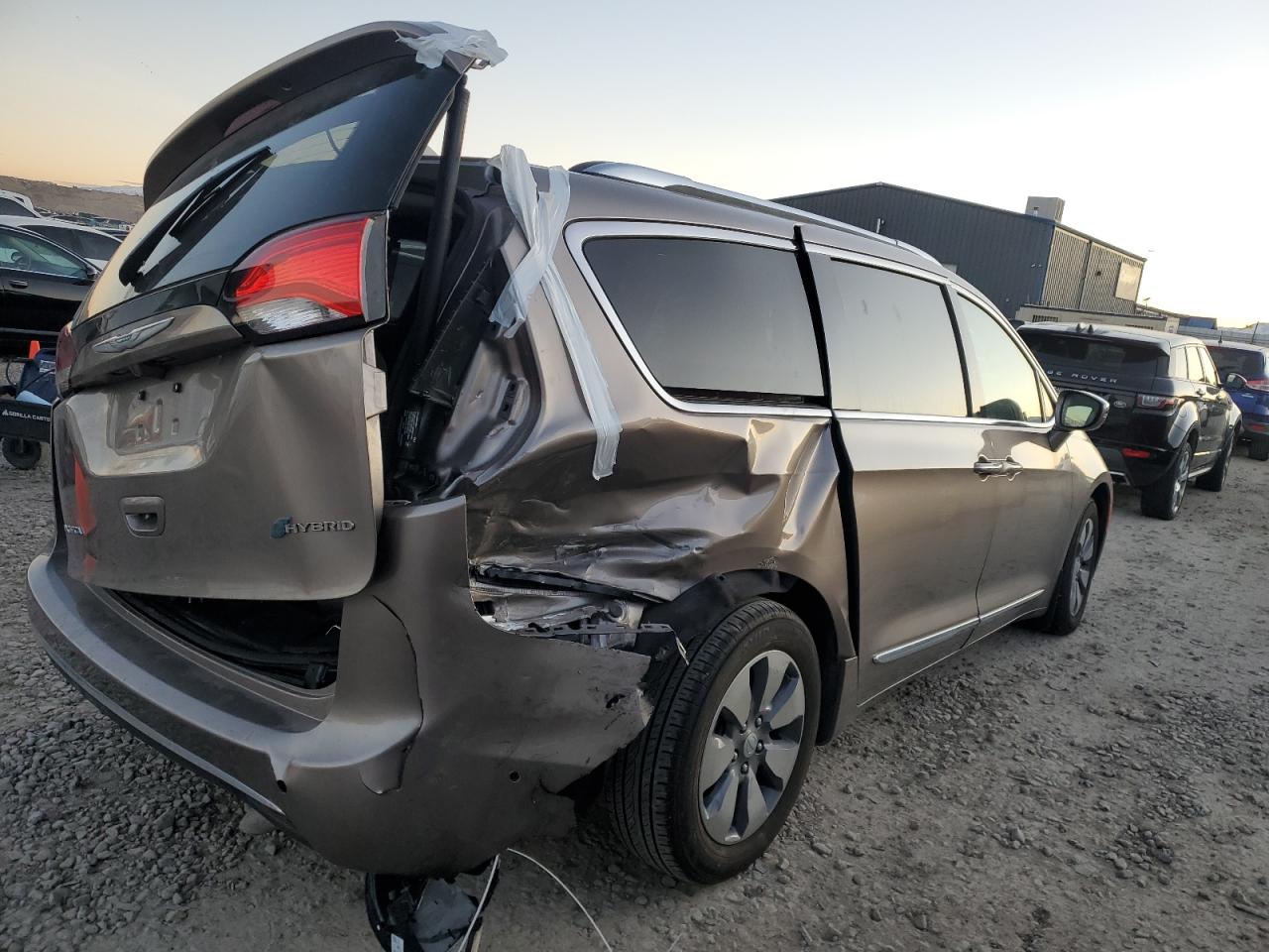 2018 Chrysler Pacifica - Image 3