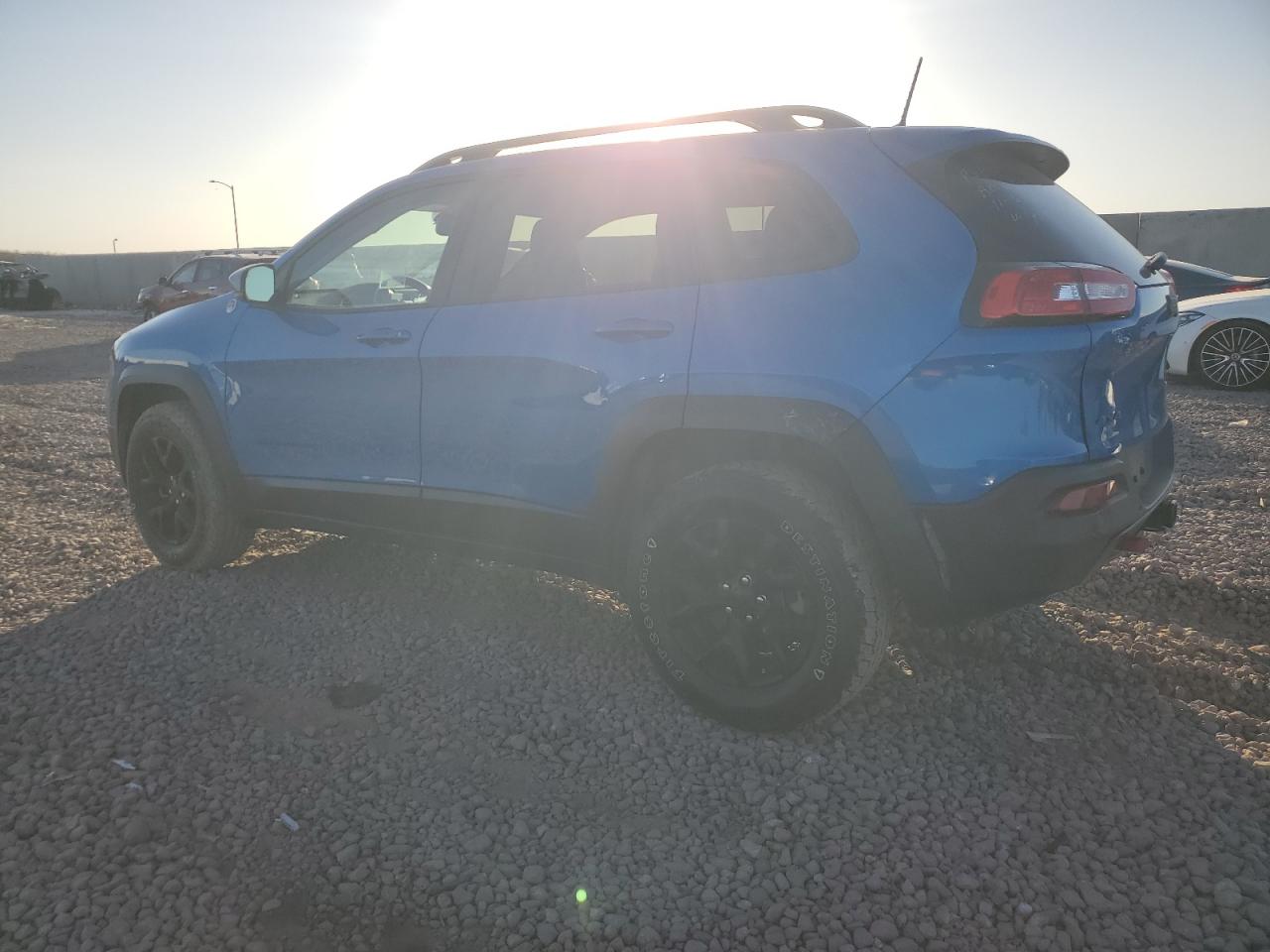 2018 Jeep Cherokee - Image 2