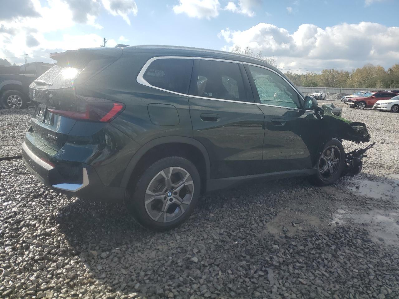 2023 BMW X1 - Image 3