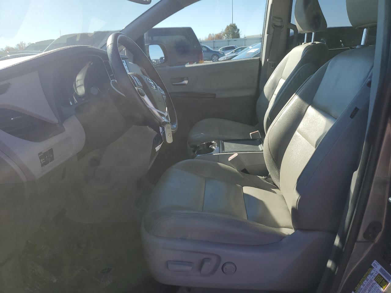 2020 Toyota Sienna - Image 7