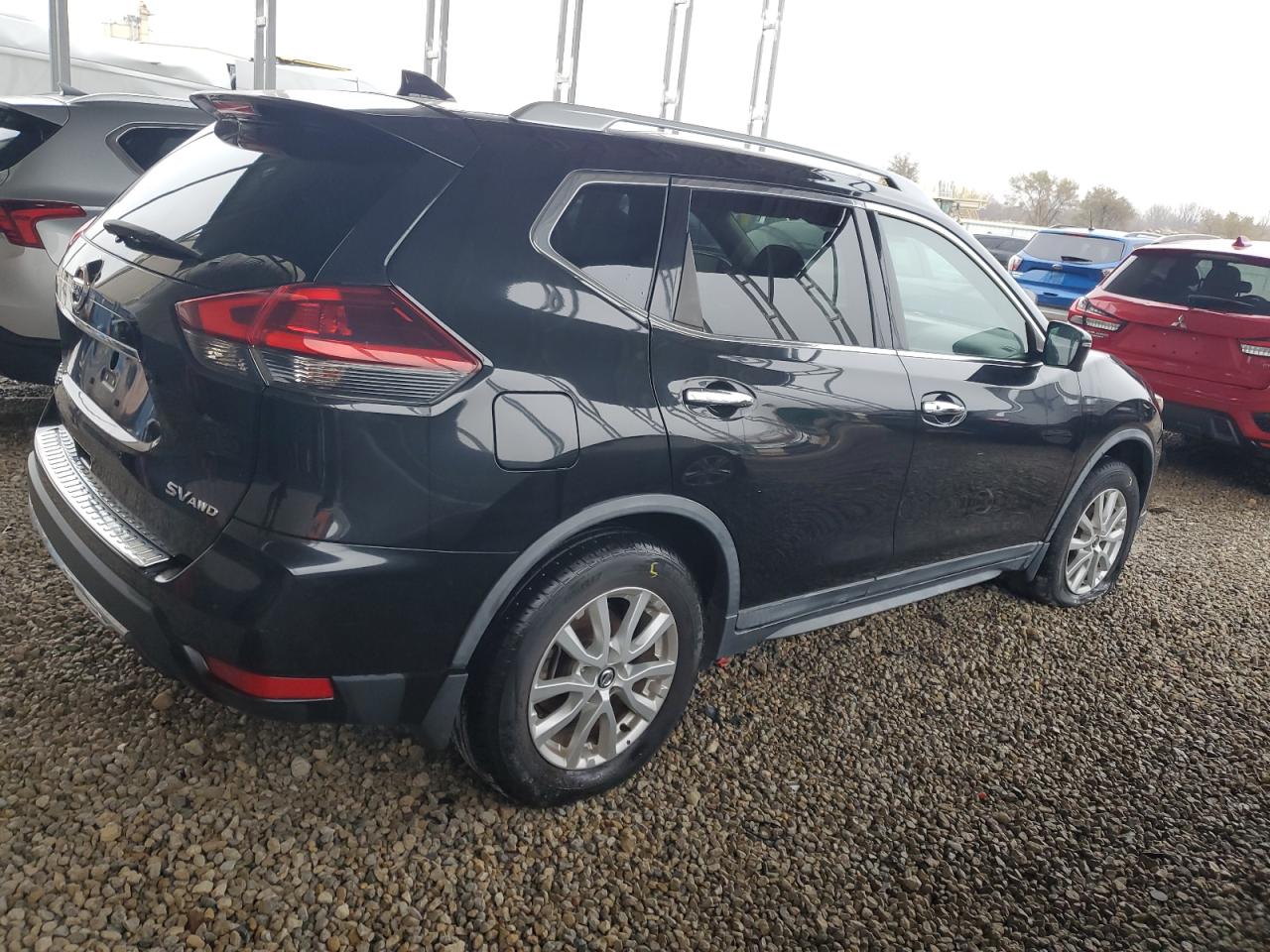 2018 Nissan Rogue - Image 3