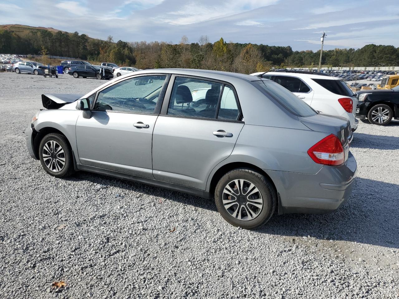2010 Nissan Versa - Image 2