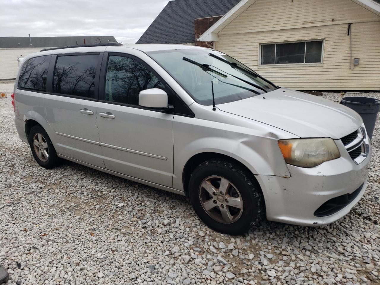 2012 Dodge Caravan - Image 4