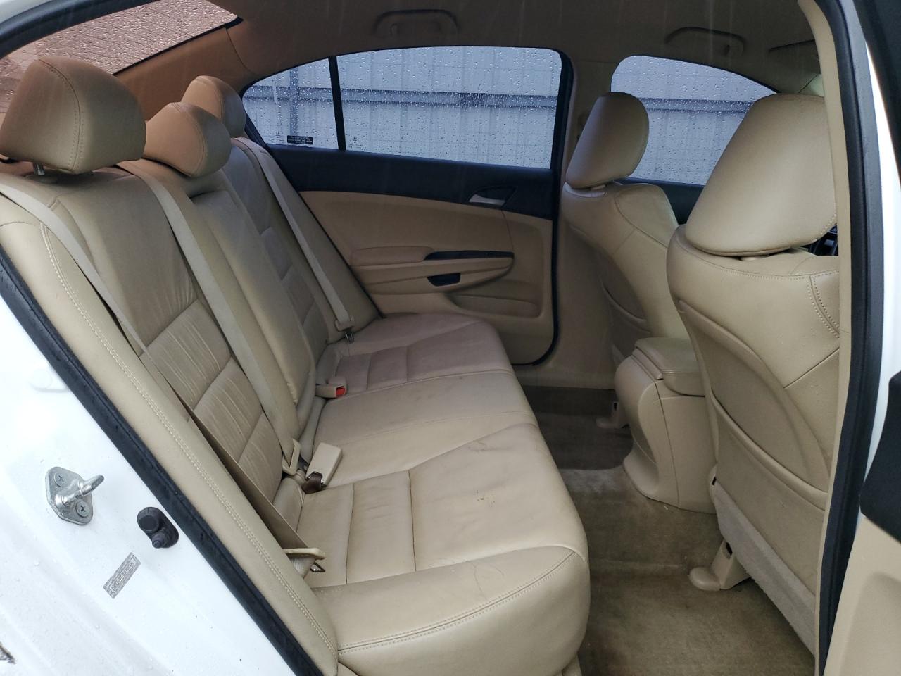 2012 Honda Accord - Image 10