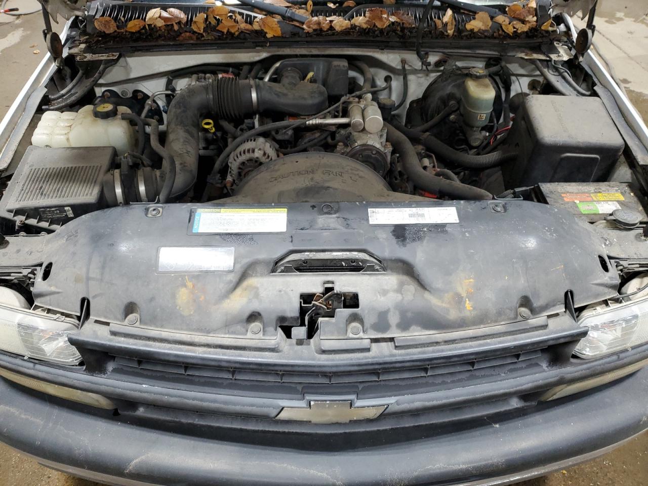 2000 Chevrolet Silverado - Image 11