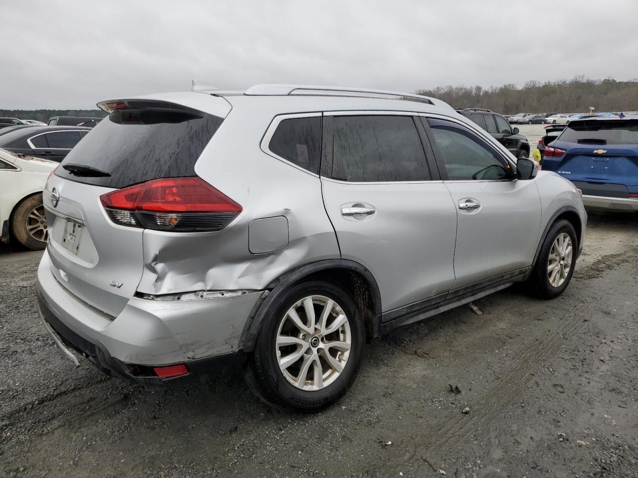 2018 Nissan Rogue - Image 3