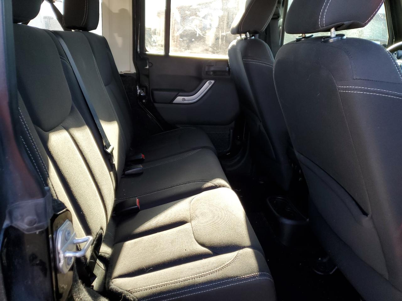 2015 Jeep Wrangler - Image 11