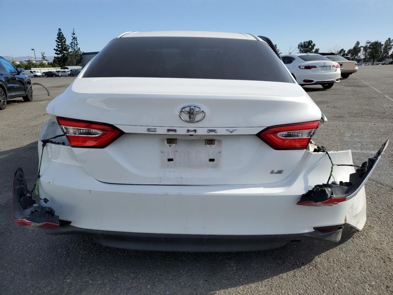 2018 Toyota Camry L VIN: 4T1B11HK6JU670434 Lot: 79684974