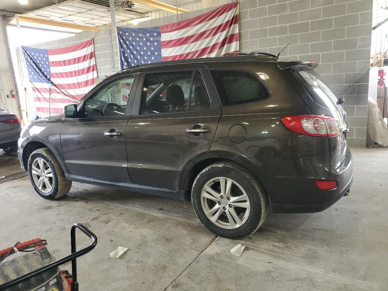 2011 Hyundai Santa Fe - Image 2