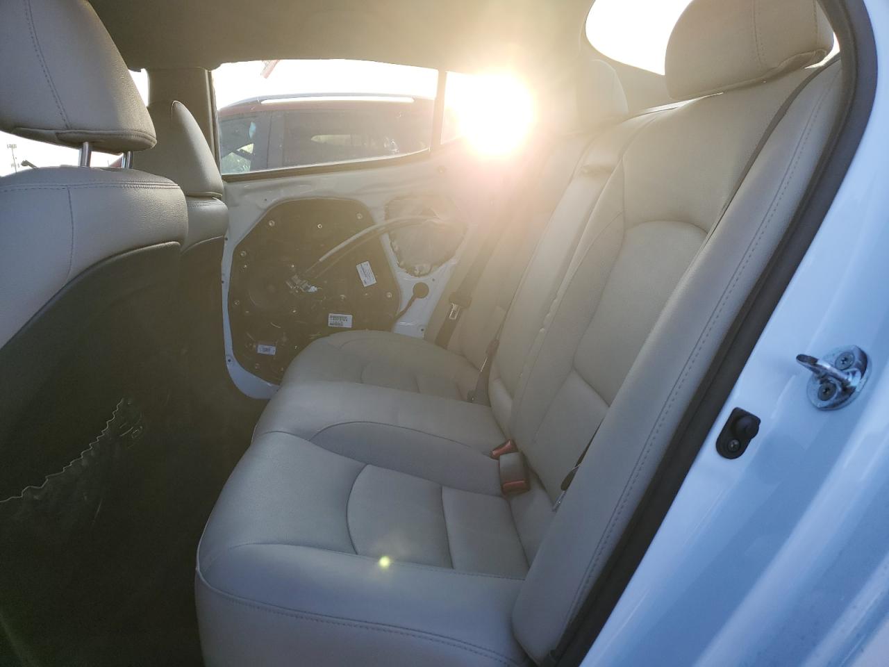 2015 Kia Optima - Image 10