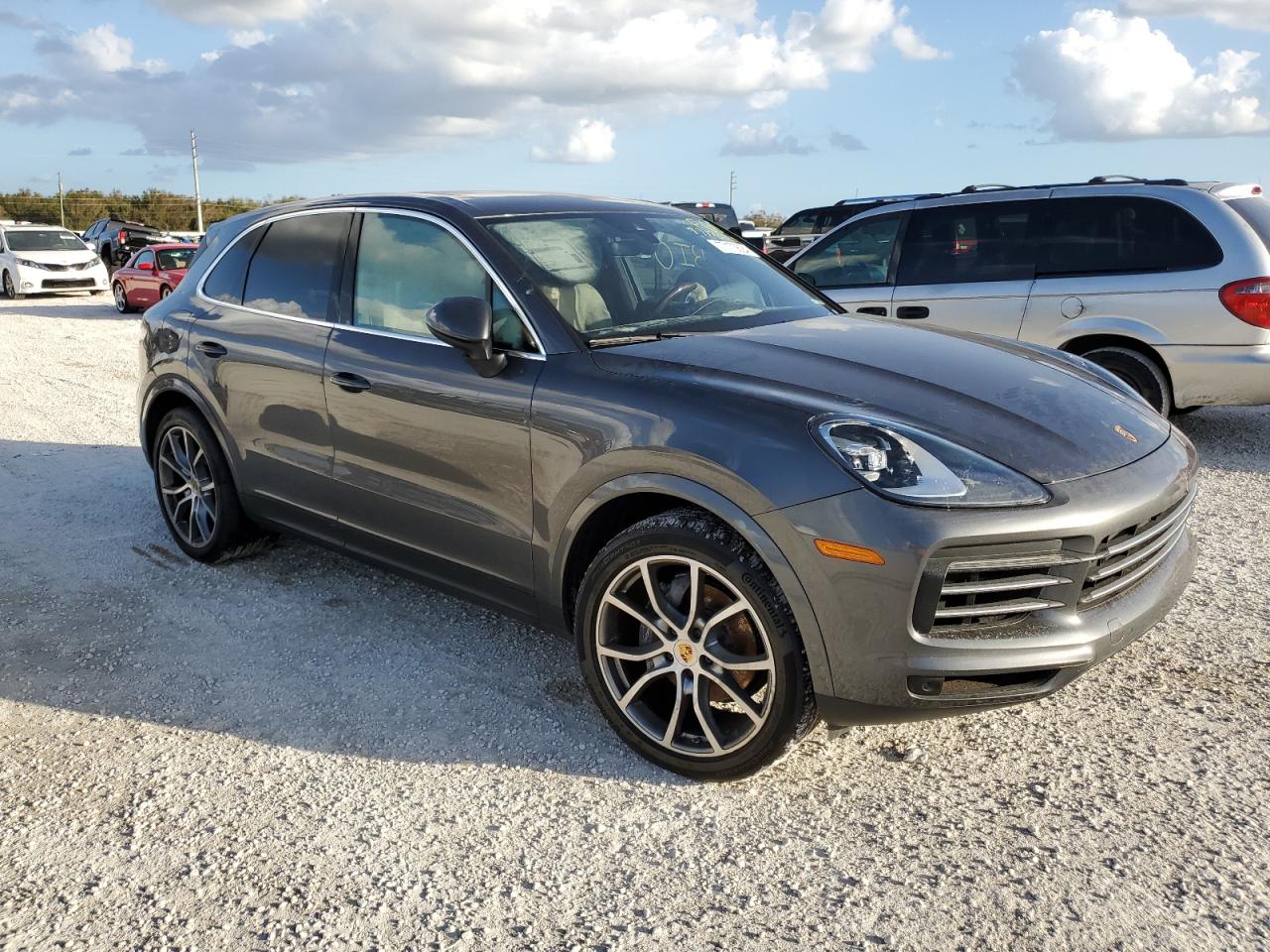2019 Porsche Cayenne - Image 4