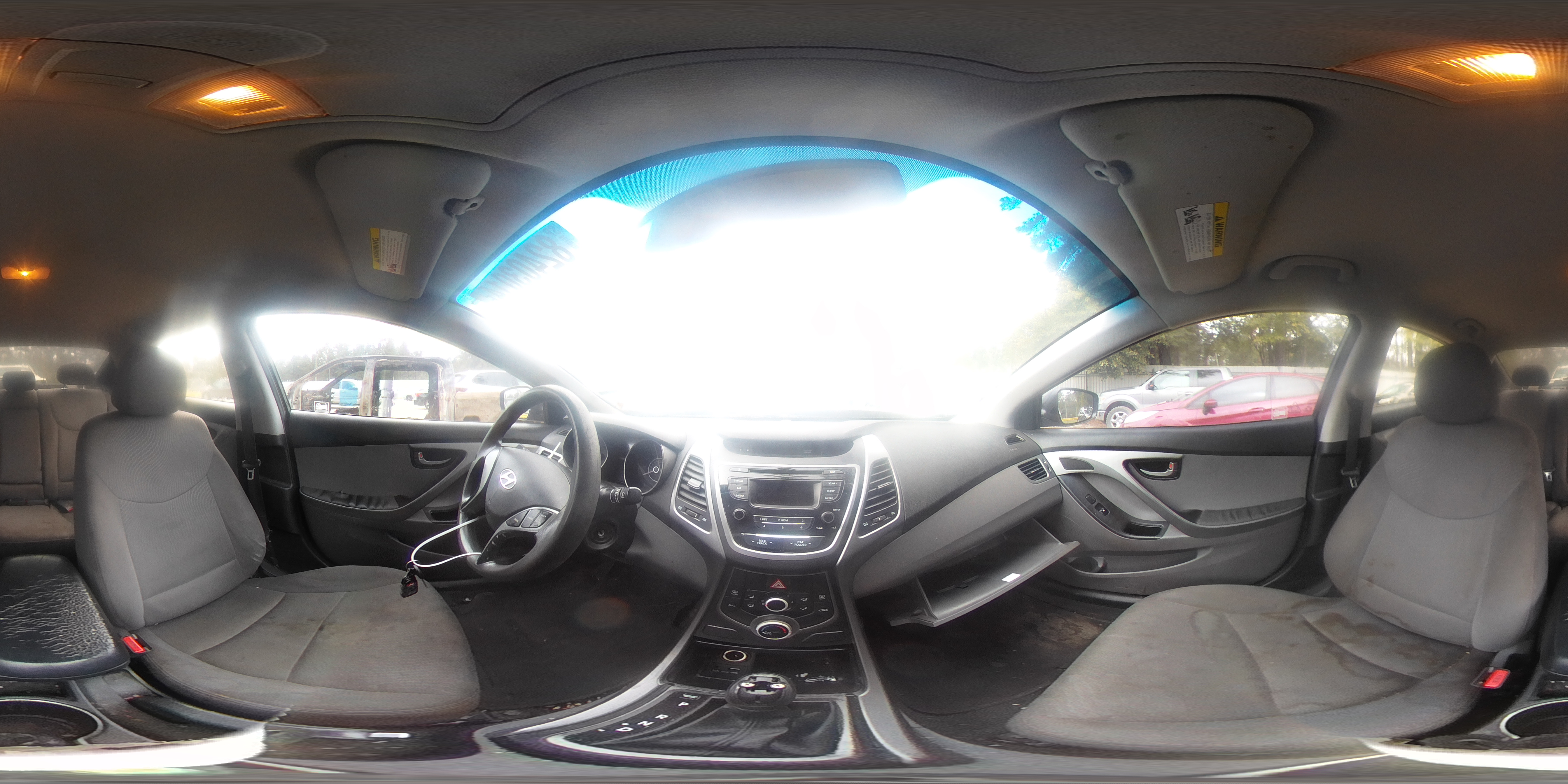2016 Hyundai Elantra - Image 13