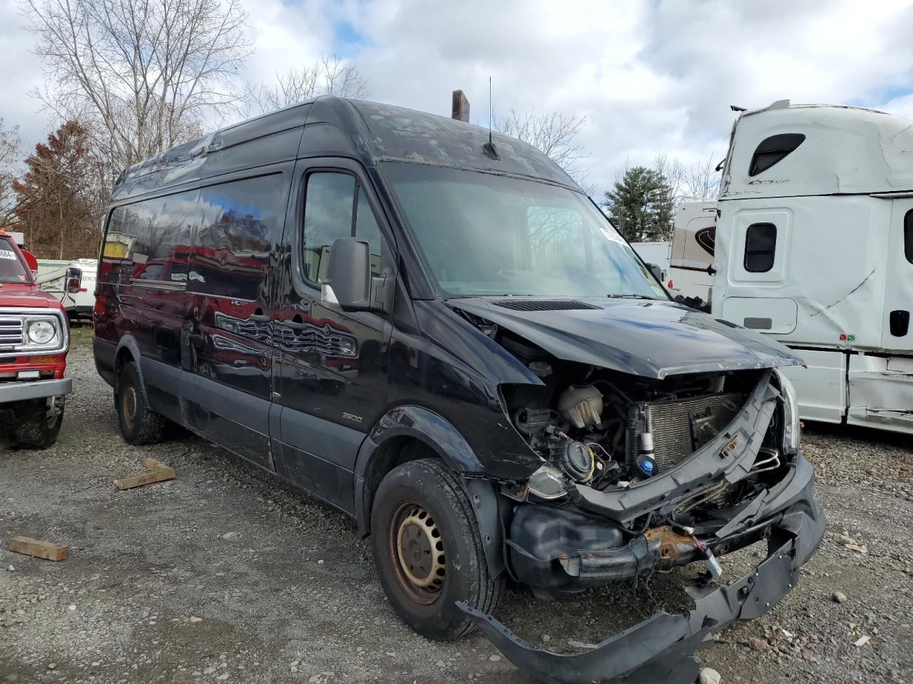 VIN WD3PE8DC3FP141433 2015 MERCEDES-BENZ SPRINTER no.4