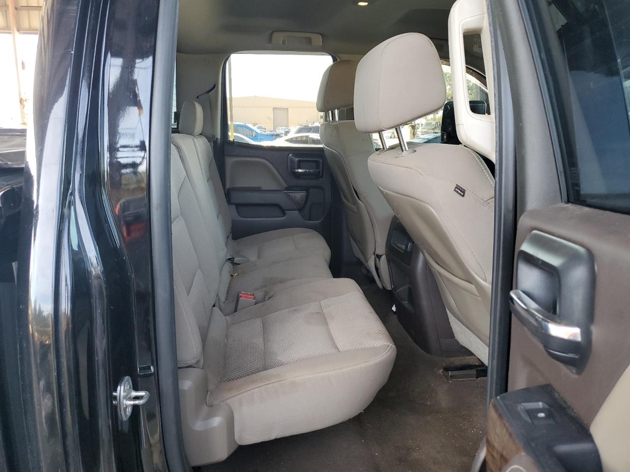 2015 Chevrolet Silverado - Image 10