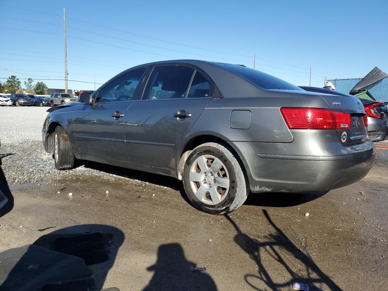 2009 Hyundai Sonata - Image 2