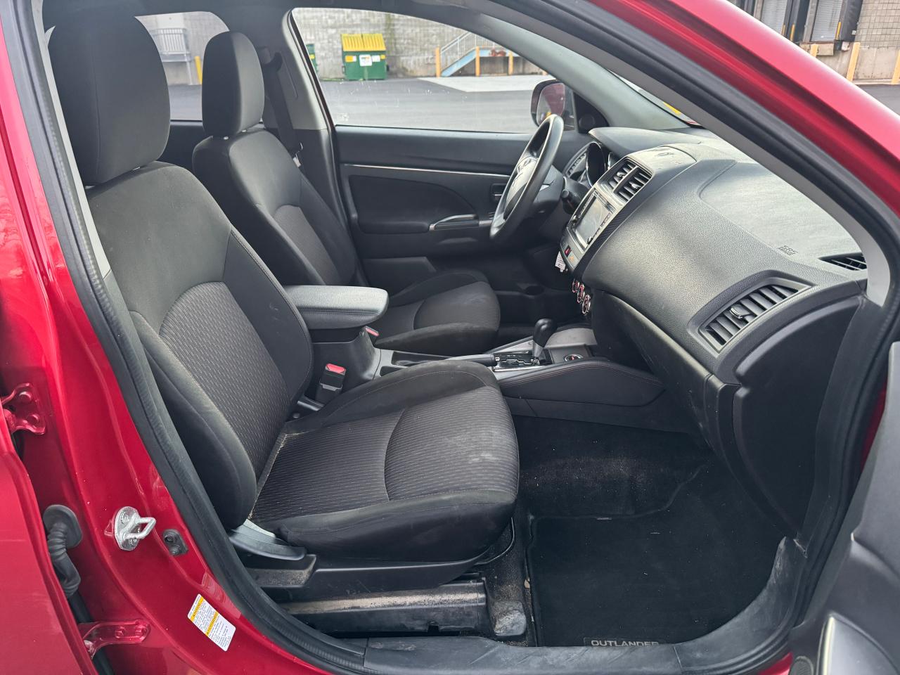 2018 Mitsubishi Outlander - Image 5