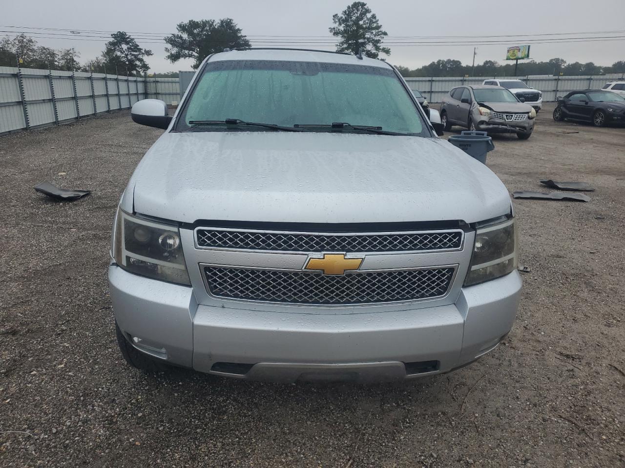 2012 Chevrolet Suburban - Image 5