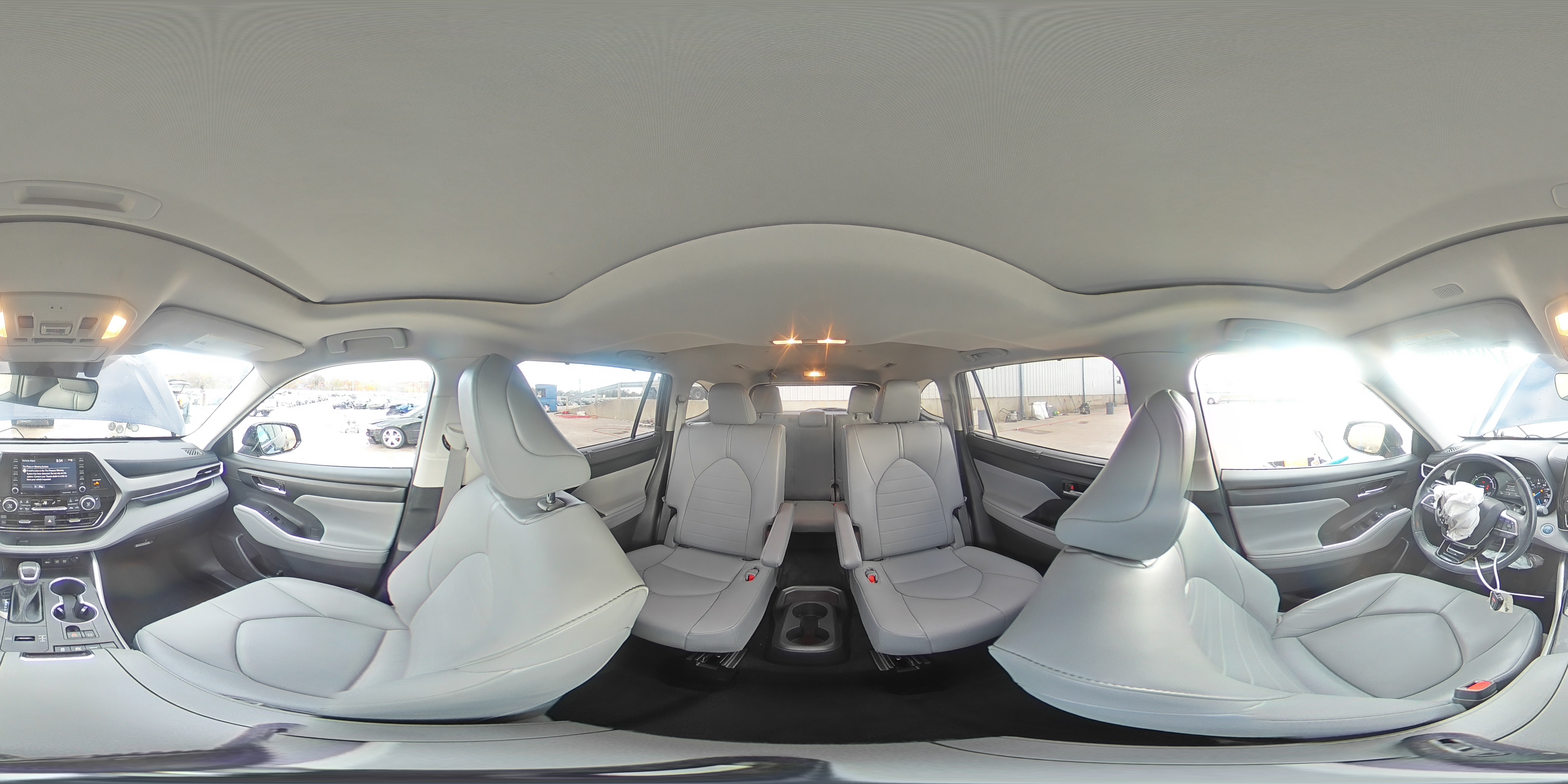 2021 Toyota Highlander - Image 16