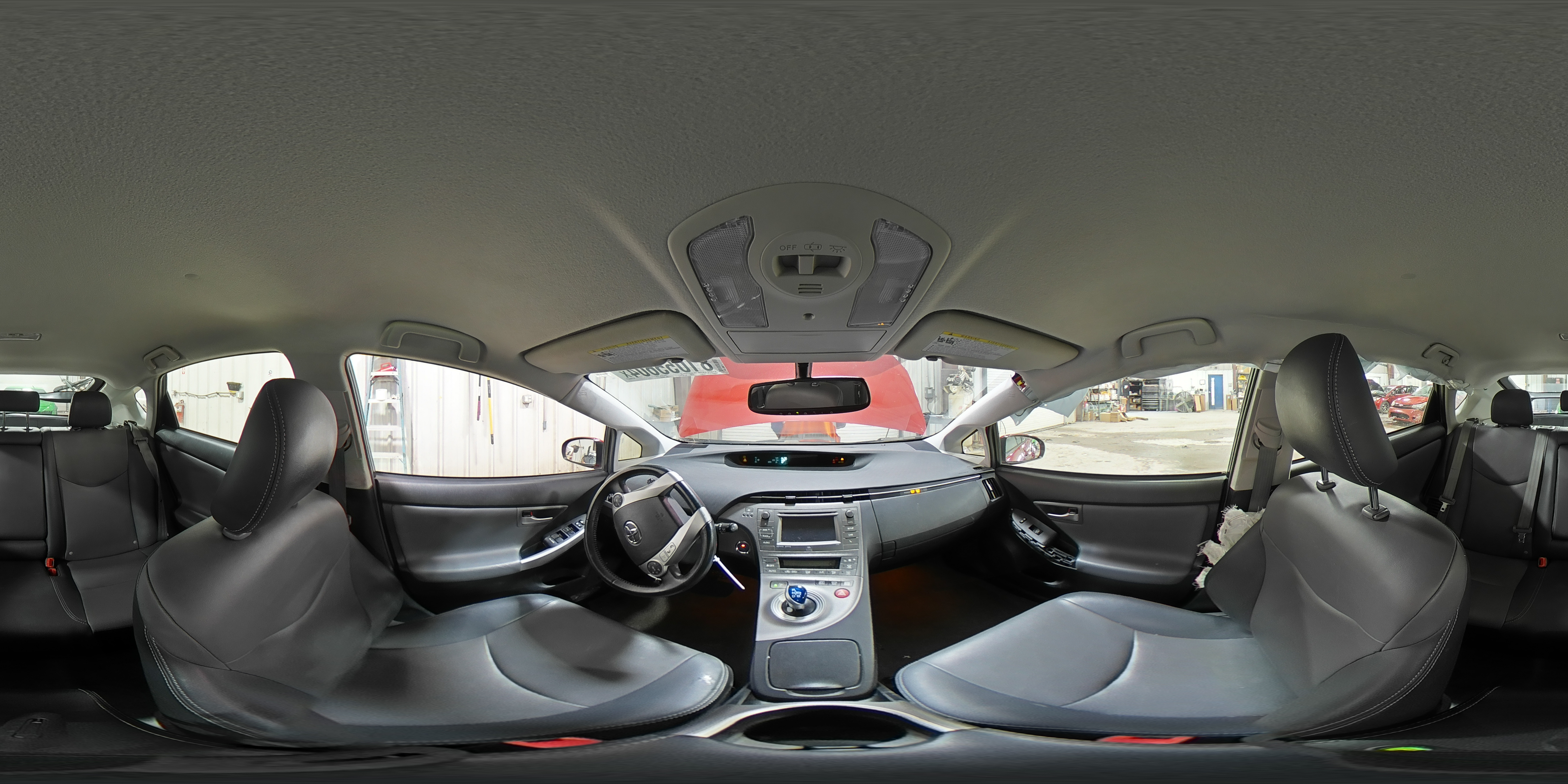 2013 Toyota Prius - Image 14