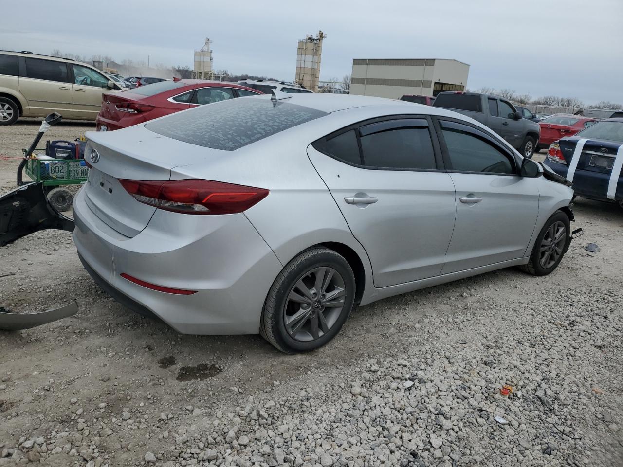 2017 Hyundai Elantra - Image 3