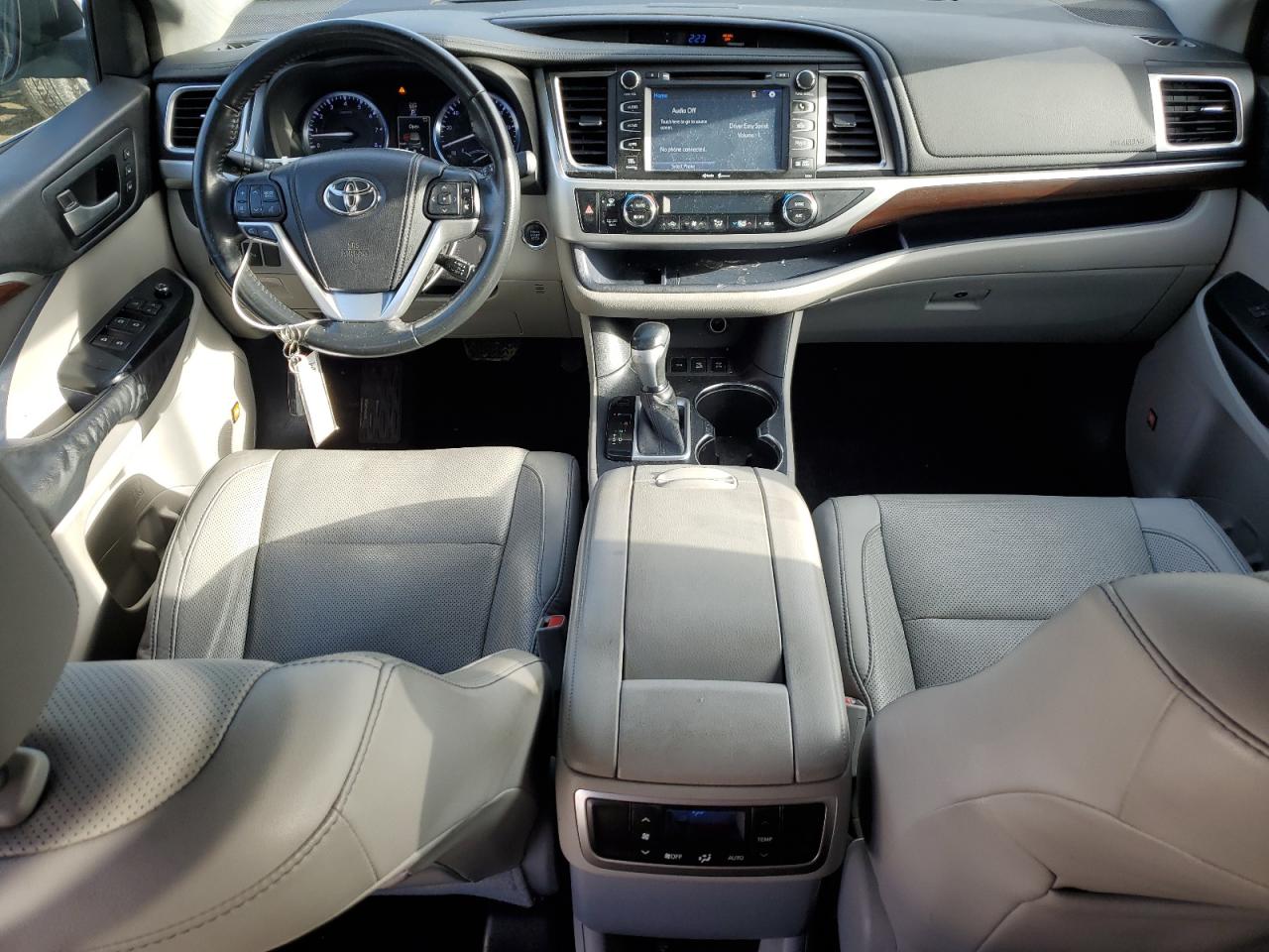 2014 Toyota Highlander - Image 8