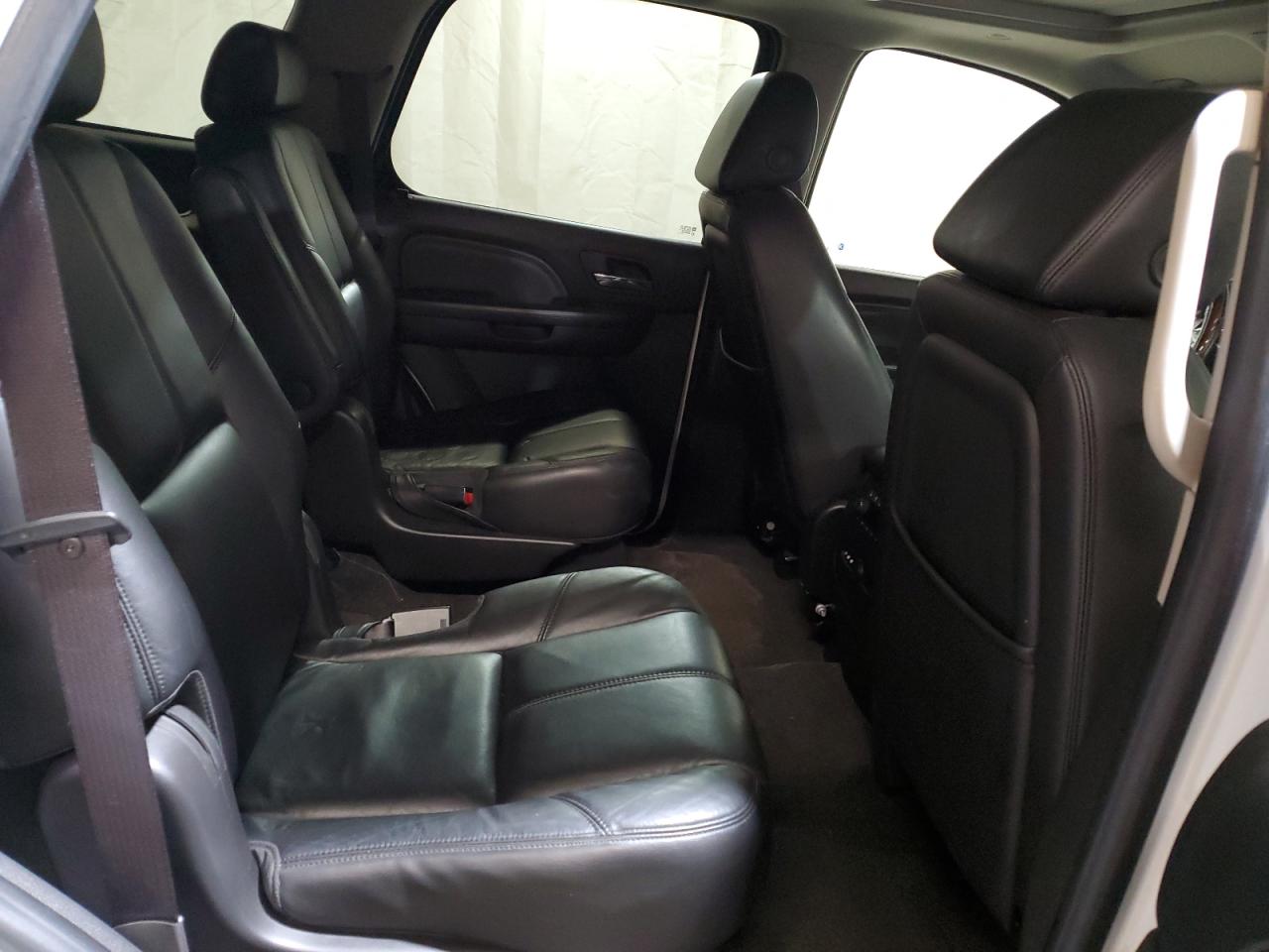 2008 GMC Yukon - Image 11
