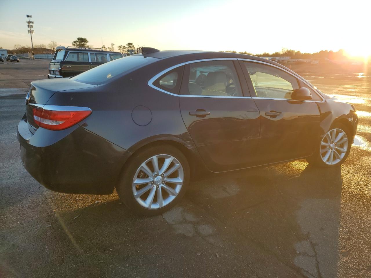 VIN 1G4PR5SK8G4100653 2016 BUICK VERANO no.3