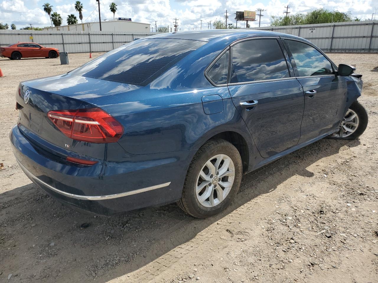 VIN 1VWAA7A38JC043839 2018 VOLKSWAGEN PASSAT no.3