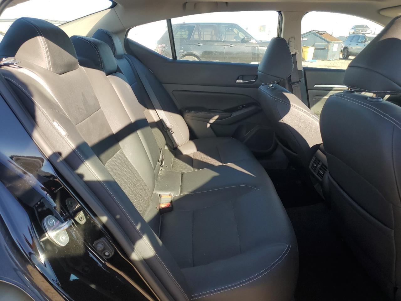 2021 Nissan Altima - Image 10